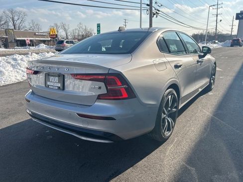 Used 2024 Volvo S60 B5 Plus image 5