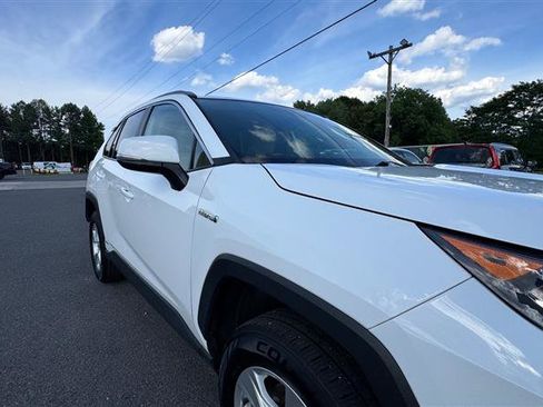 Used 2021 Toyota RAV4 XLE AWD/4WD image 23