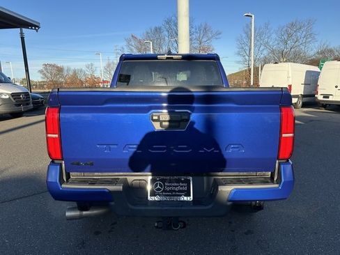 Used 2024 Toyota Tacoma TRD Off-Road image 5