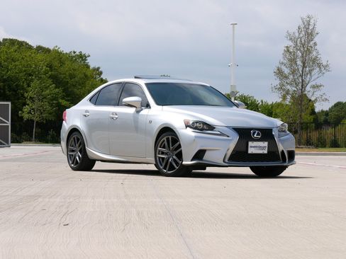 Used 2014 Lexus IS 250 w/ F-Sport Package RWD image 2