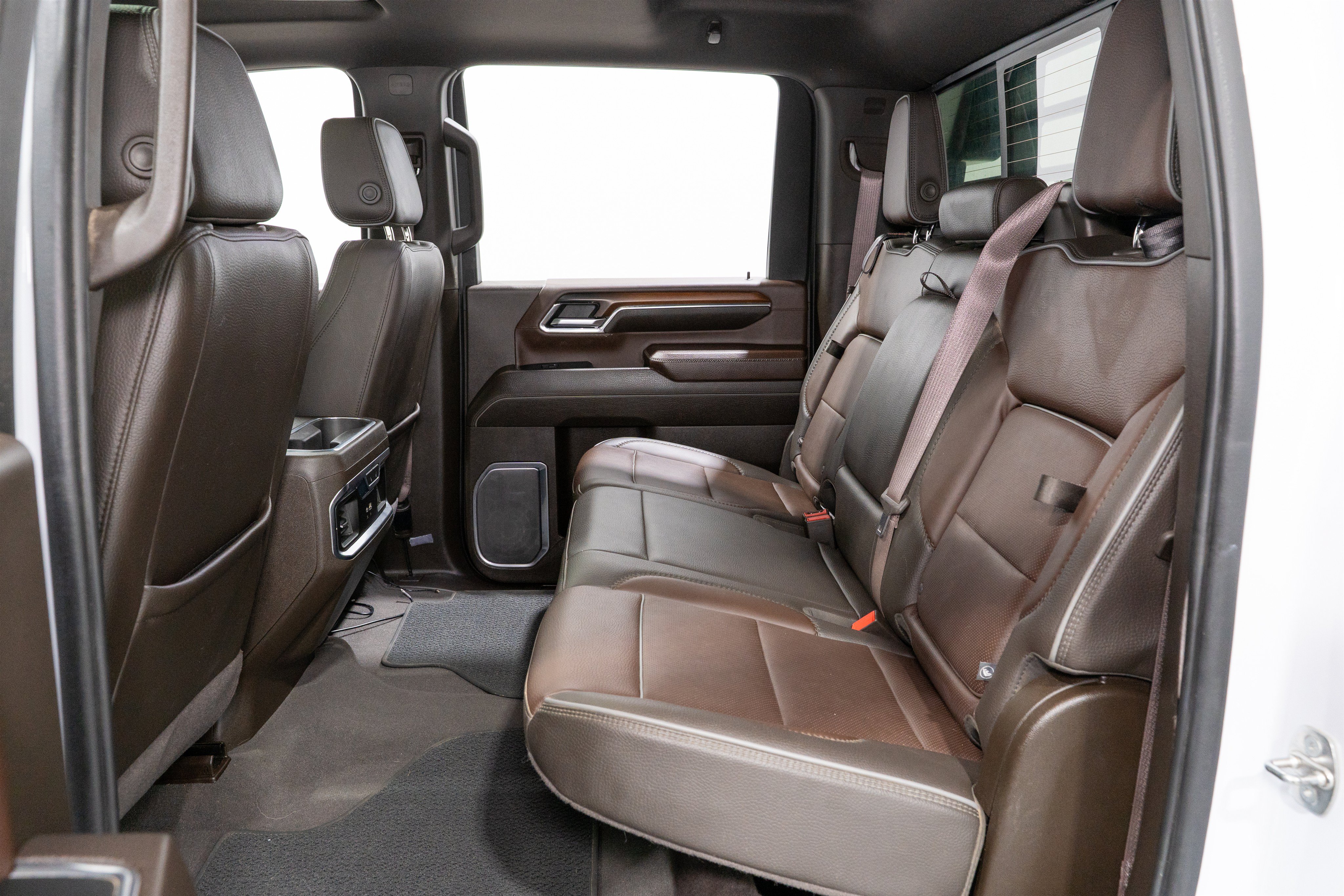 Used 2024 GMC Sierra 3500 Denali AWD/4WD image 34