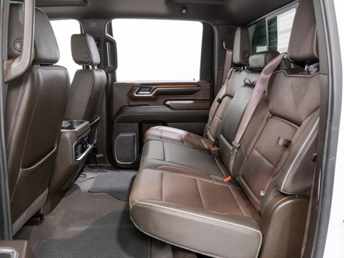 Used 2024 GMC Sierra 3500 Denali AWD/4WD image 34