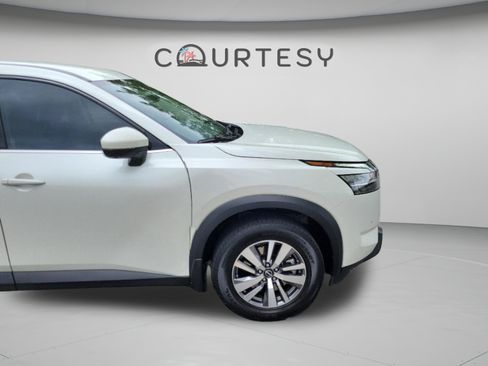 Used 2023 Nissan Pathfinder SL AWD/4WD image 34
