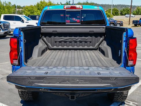 Used 2024 Chevrolet Colorado ZR2 w/ Technology Package AWD/4WD image 25