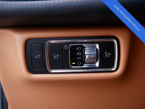 Used 2025 Lincoln Aviator Black Label AWD/4WD image 18