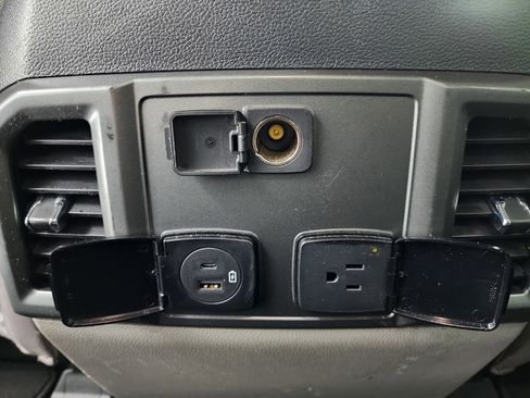 Used 2022 Ford F350 XLT w/ Black Appearance Package image 39