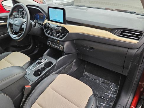 Certified 2021 Ford Escape Titanium w/ Titanium Elite Package image 24