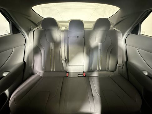 Used 2022 Hyundai Elantra SEL w/ Convenience + Premium Package FWD image 30