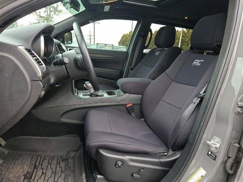 Used 2021 Jeep Grand Cherokee Laredo X image 14