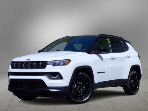 Used 2023 Jeep Compass Latitude AWD/4WD image 1