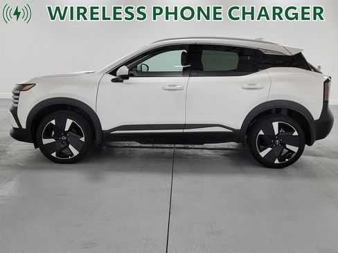 Used 2025 Nissan Kicks SR image 4