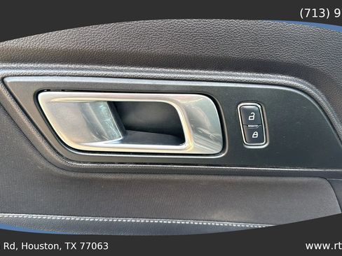 Used 2018 Ford Mustang Coupe image 20