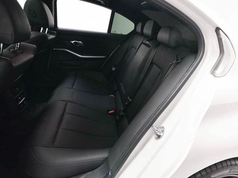 Used 2019 BMW 330i Sedan w/ Convenience Package RWD image 11