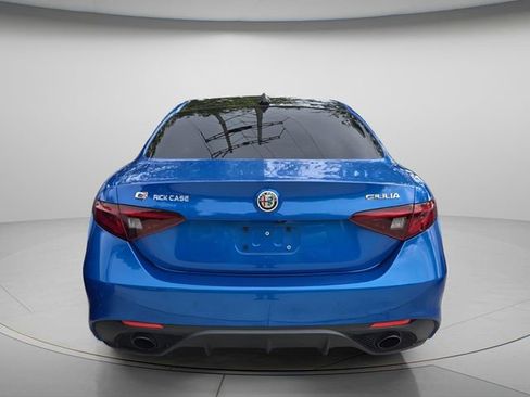 Used 2023 Alfa Romeo Giulia Veloce RWD image 5