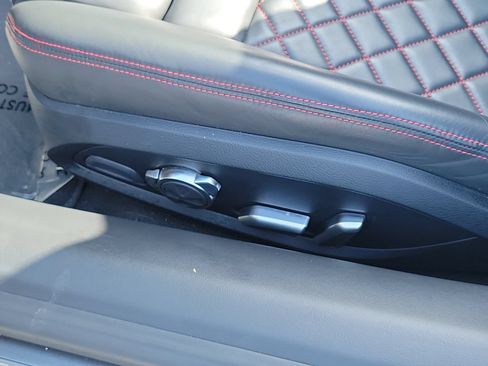 Used 2022 Audi R8 V10 w/ Carbon Exterior Package RWD image 18