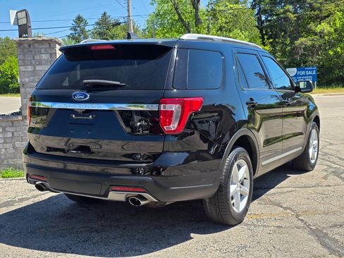 Used 2018 Ford Explorer XLT FWD image 6