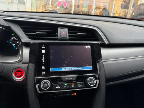 Used 2018 Honda Civic EX image 9