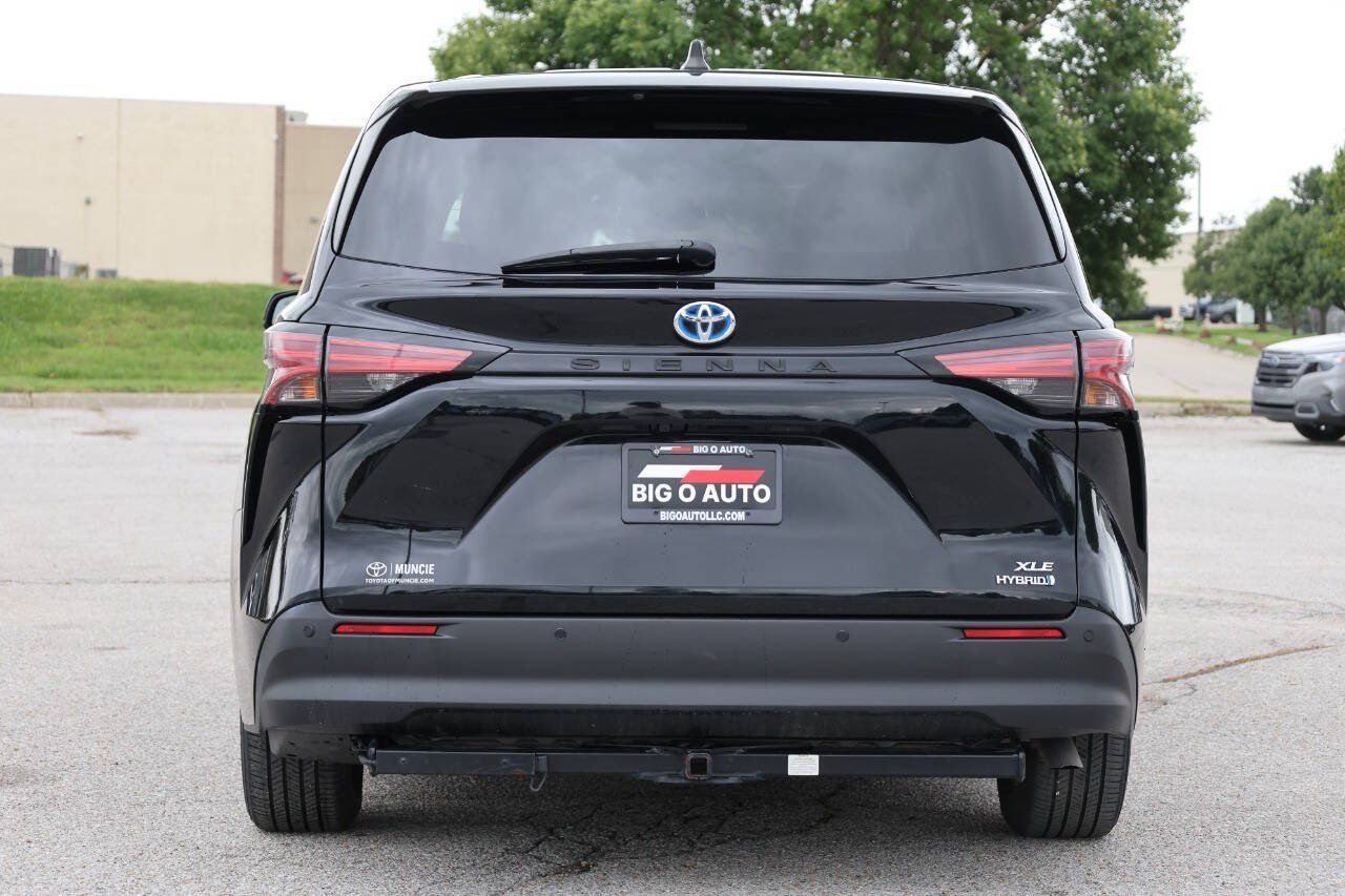 Used 2021 Toyota Sienna XLE FWD image 10