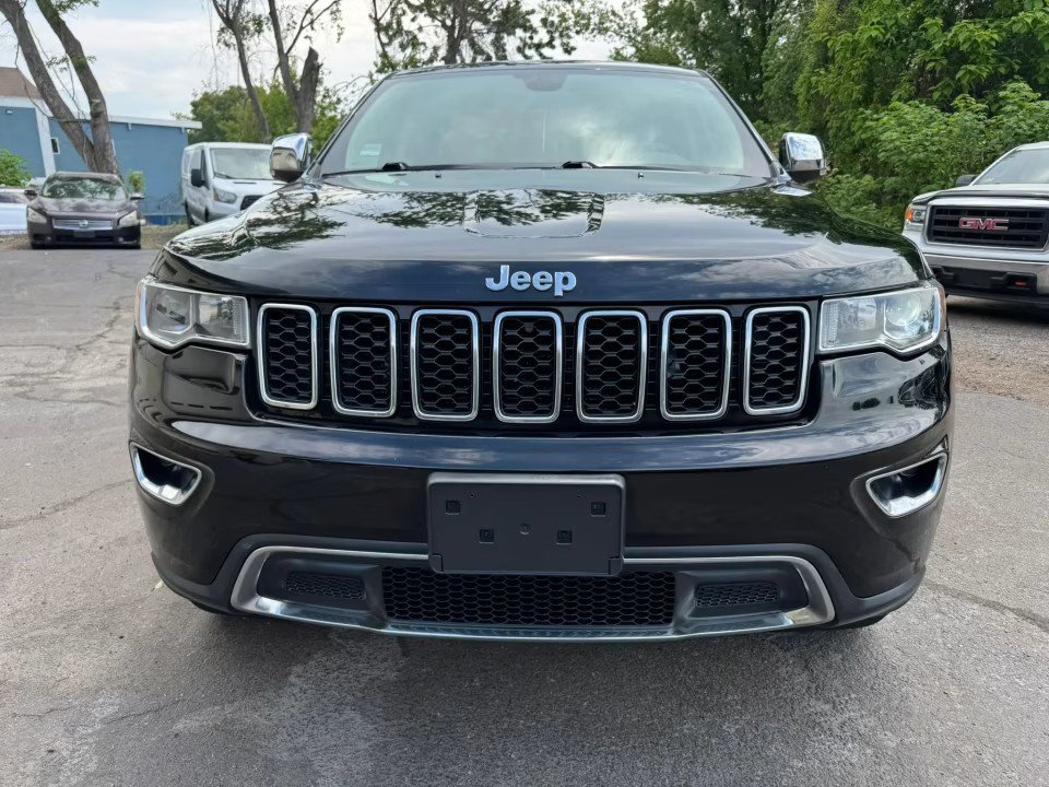 Used 2019 Jeep Grand Cherokee Limited AWD/4WD image 4