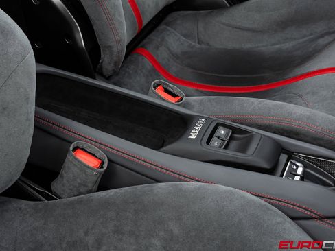 Used 2022 Ferrari F8 Tributo image 36