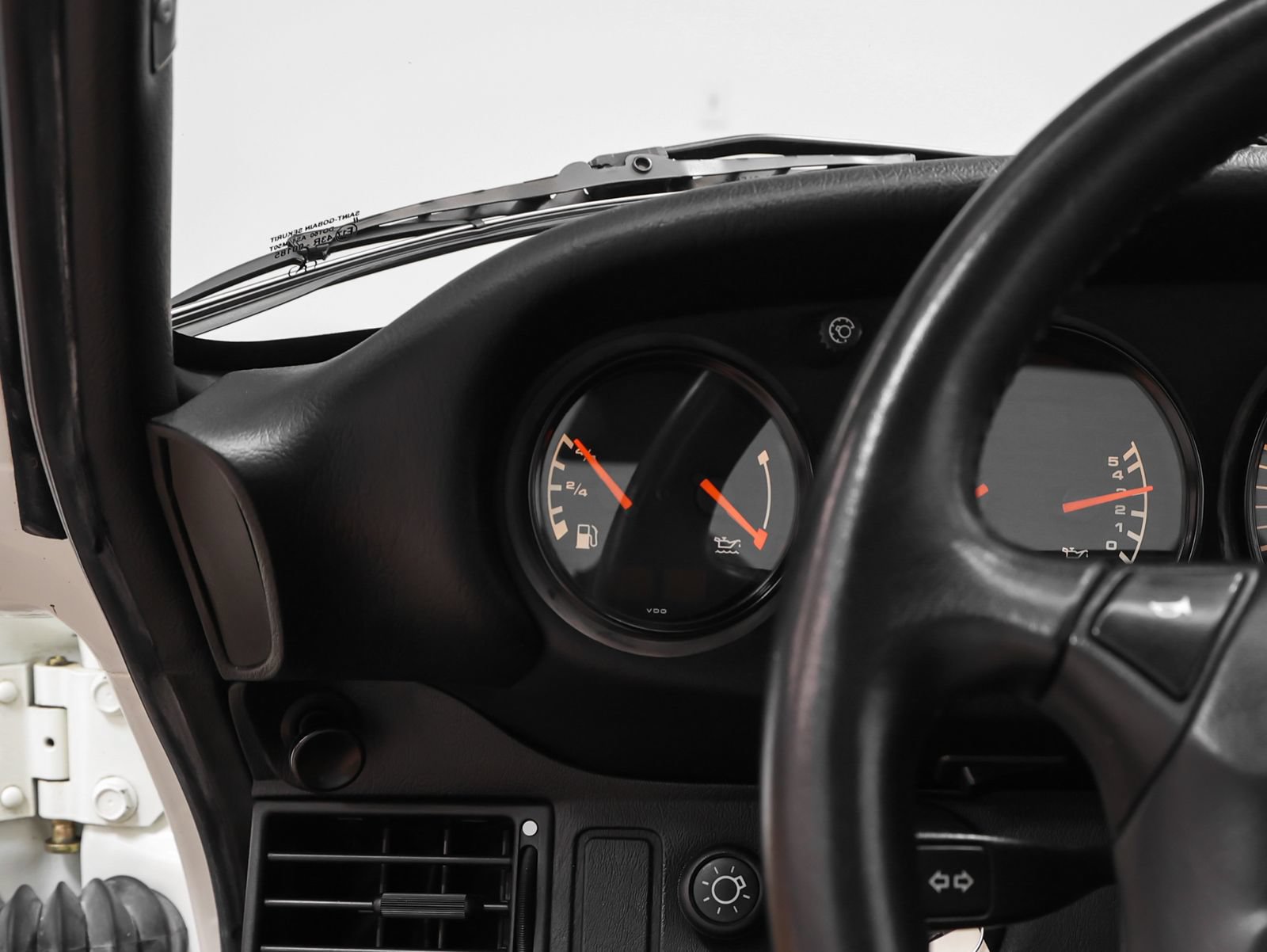 Used 1994 Porsche 911 Carrera 4 AWD/4WD image 38