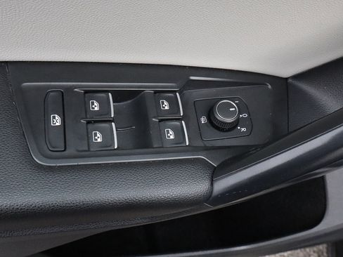 Used 2021 Volkswagen Tiguan SE R-Line image 14