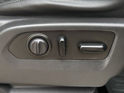 Used 2019 GMC Sierra 1500 SLT RWD image 30