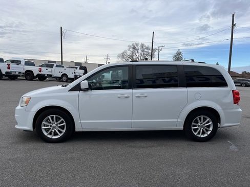 Used 2018 Dodge Grand Caravan SXT image 13