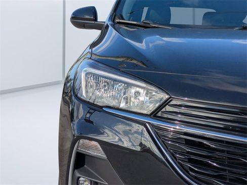 Used 2022 Buick Encore GX Preferred image 9