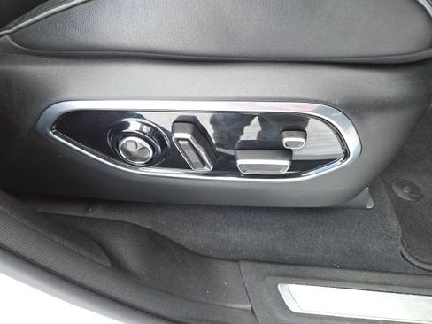 Used 2023 Jeep Grand Cherokee Overland w/ Luxury Tech Group IV image 54