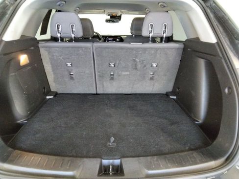 Used 2024 Chevrolet TrailBlazer LT w/ Convenience Package FWD image 10