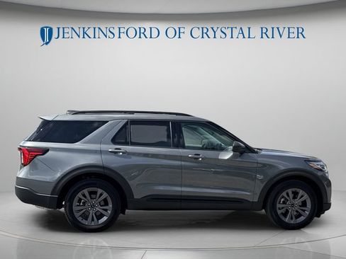 Used 2026 Ford Explorer Active w/ Active Comfort Package AWD/4WD image 3