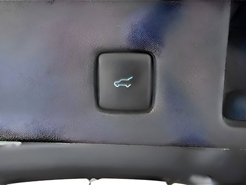 Used 2022 Ford Escape SE w/ SE Sport Appearance Package image 14