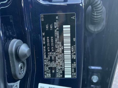 Certified 2023 Toyota Highlander XLE image 21