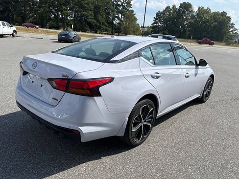 Used 2025 Nissan Altima 2.5 SR w/ SR Premium Package AWD/4WD image 10