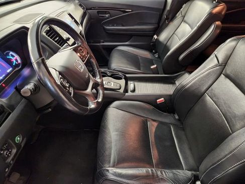Used 2019 Honda Pilot Touring image 13