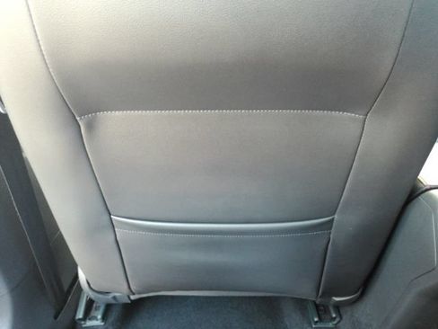 Used 2017 Volkswagen GTI SE FWD image 26