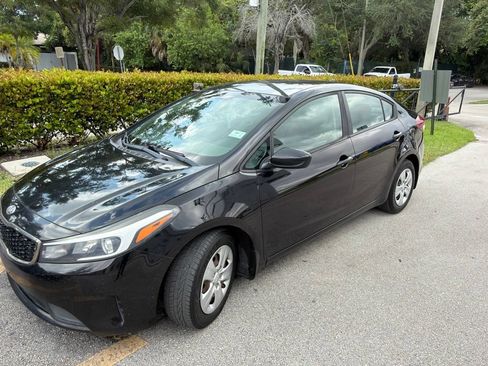 Used 2018 Kia Forte LX FWD image 2