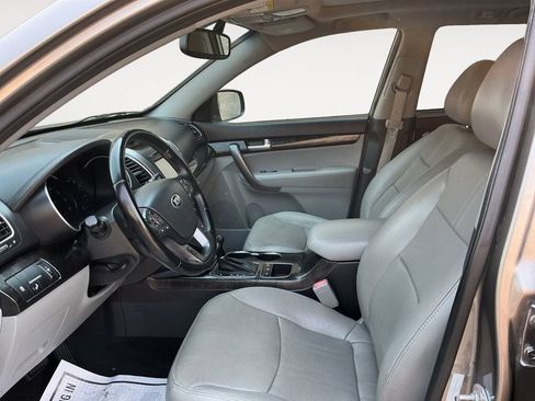 Used 2014 Kia Sorento SX w/ 3rd Row Package FWD image 11