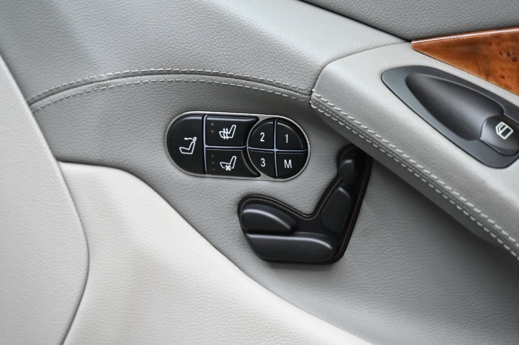 Used 2009 Mercedes-Benz SL 550 w/ Premium I Pkg image 19