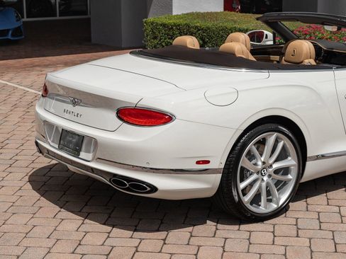 Used 2020 Bentley Continental GT image 3