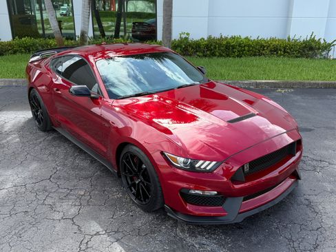 Used 2019 Ford Mustang Shelby GT350 w/ Technology Package RWD image 2