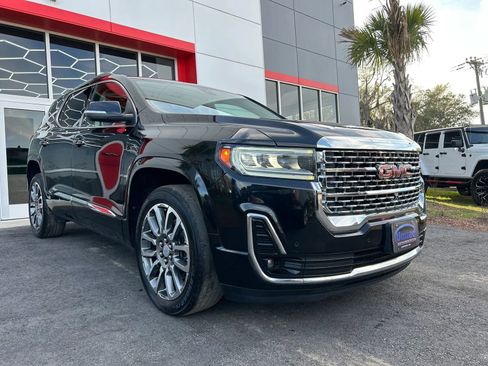 Used 2021 GMC Acadia Denali w/ Denali Technology Package image 3