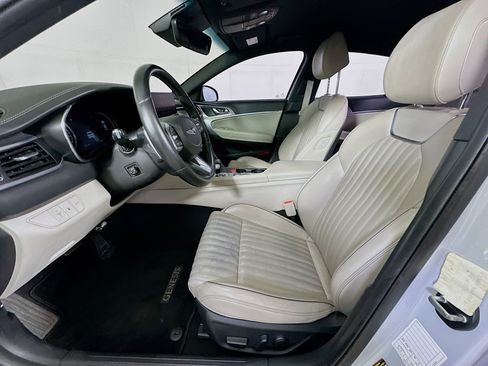 Used 2022 Genesis G70 3.3T RWD image 13