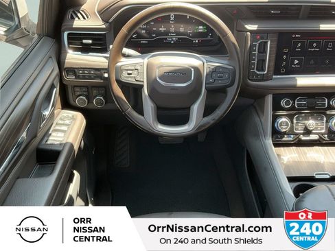 Used 2023 GMC Yukon XL Denali AWD/4WD image 16