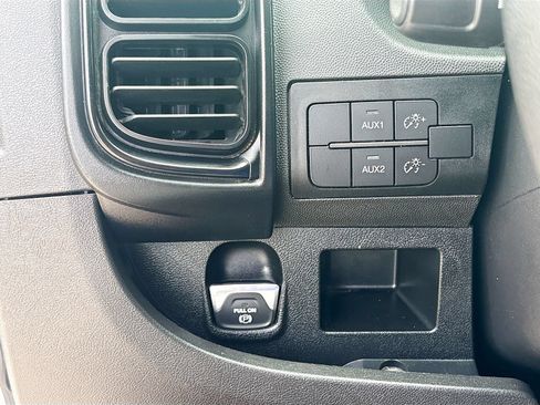 Used 2024 RAM ProMaster 2500 w/ Upfitter's Prep Package FWD image 10