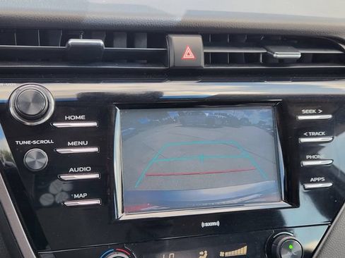 Used 2020 Toyota Camry SE FWD image 13