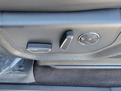 Certified 2019 Ford F150 Platinum w/ Equipment Group 701A Luxury image 23