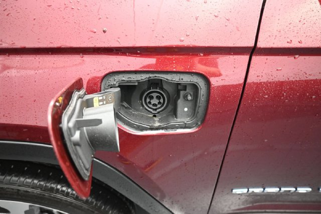 Used 2023 Jeep Grand Cherokee 4WD 4xe image 13