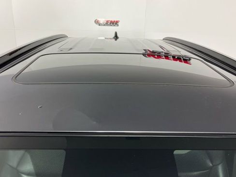 Used 2020 Toyota RAV4 XLE Premium image 8